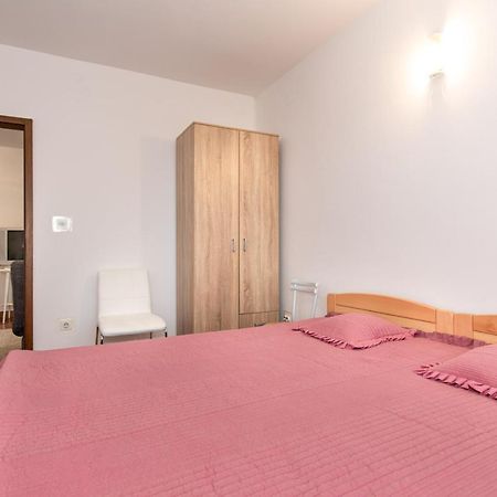 Apartment Drago *Cosy & Close To The Beach! Крк Экстерьер фото