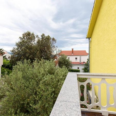 Apartment Drago *Cosy & Close To The Beach! Крк Экстерьер фото