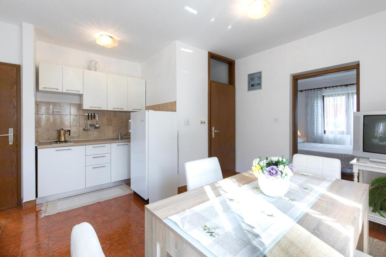 Apartment Drago *Cosy & Close To The Beach! Крк Экстерьер фото