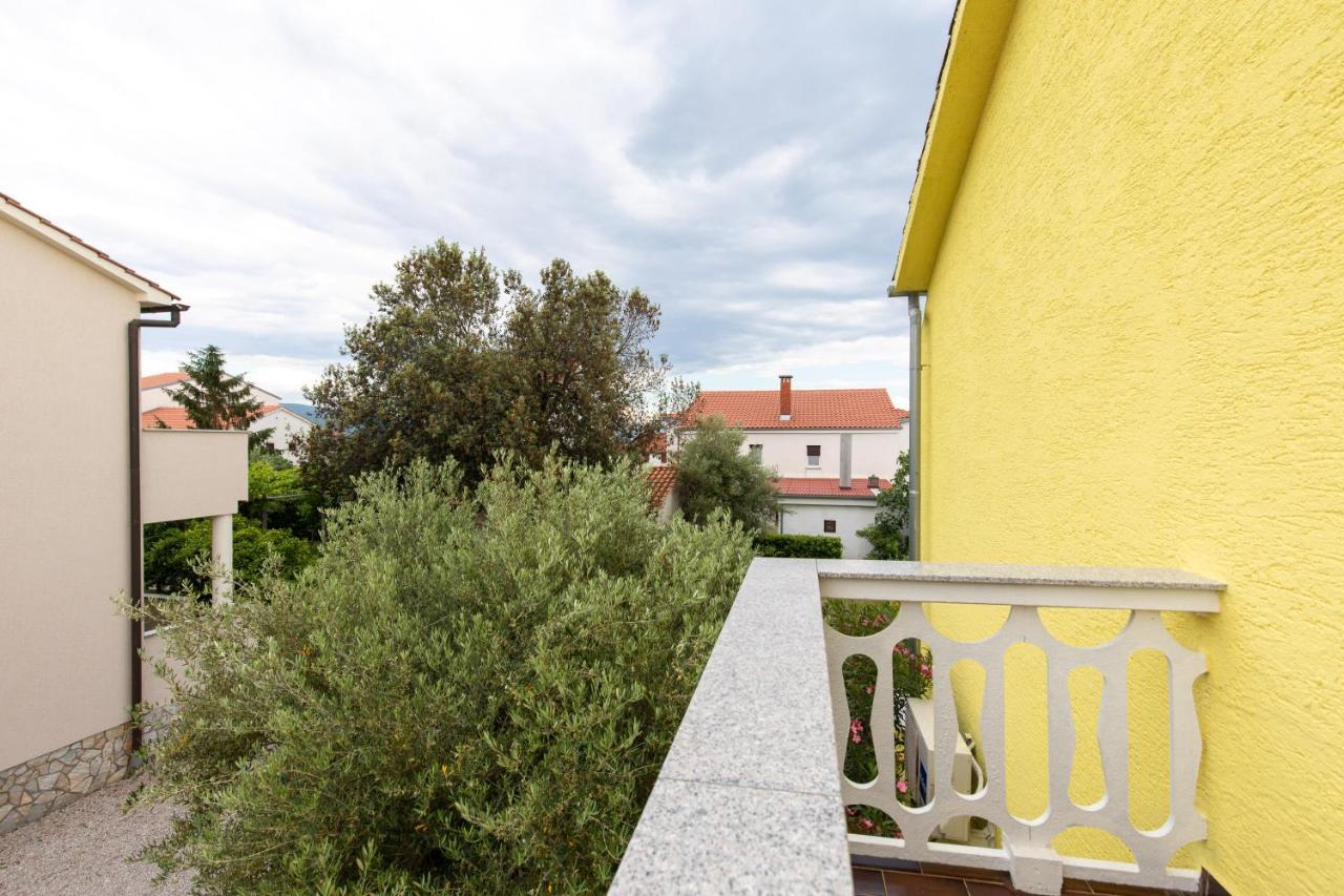 Apartment Drago *Cosy & Close To The Beach! Крк Экстерьер фото