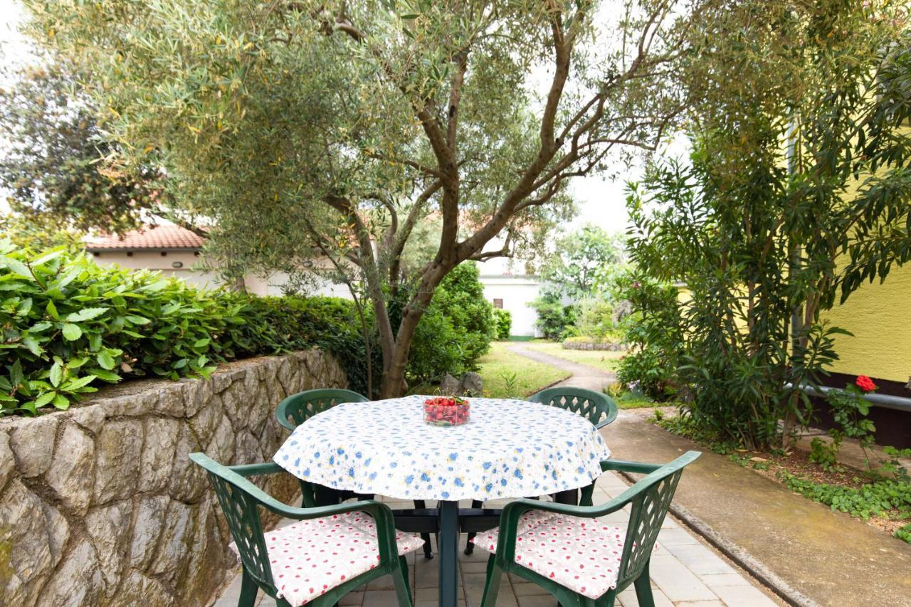 Apartment Drago *Cosy & Close To The Beach! Крк Экстерьер фото
