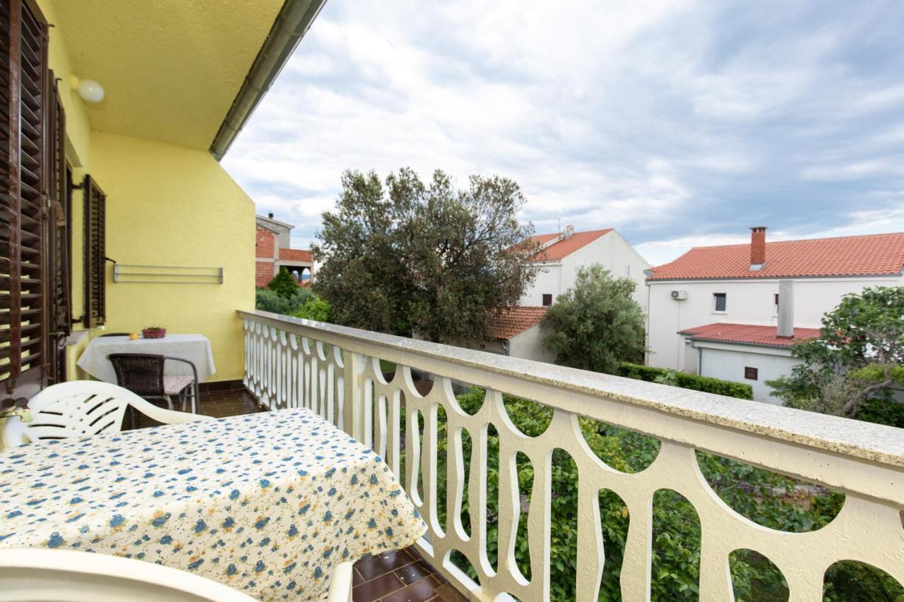Apartment Drago *Cosy & Close To The Beach! Крк Экстерьер фото